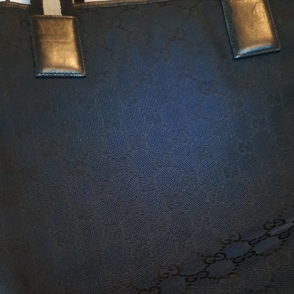 Gucci Black Lea Bag with Silver Hardware - Picture 9 of 13